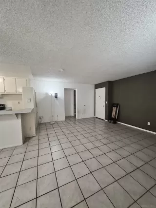 Photo #2: 260018306 Listing 