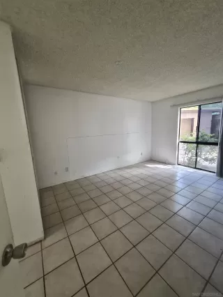 Photo #3: 260018306 Listing 