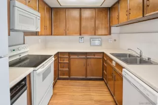 Photo #2: 260018315 Listing 