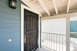 Photo #5: 260018379 Listing