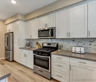 Photo #4: 260018380 Listing