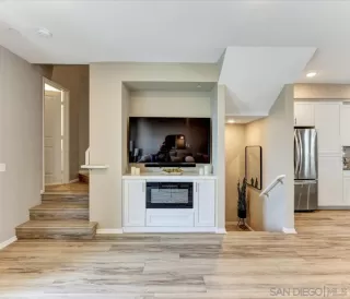 Photo #5: 260018380 Listing
