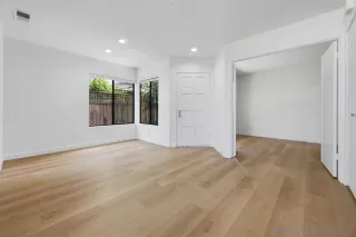 Photo #4: 260018392 Listing