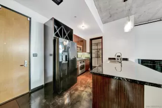 Photo #4: 260018393 Listing