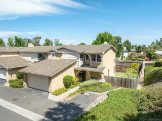Photo #2: 260018402 Listing