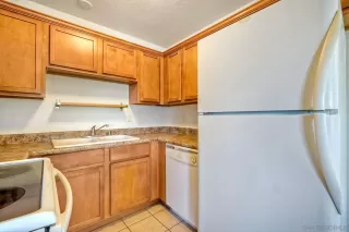 Photo #5: 260018419 Listing