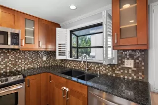 Photo #5: 260018428 Listing