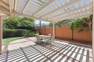 Photo #4: 260018436 Listing