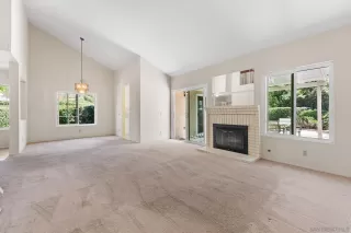 Photo #6: 260018436 Listing
