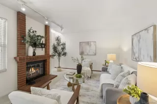Photo #2: 260018438 Listing