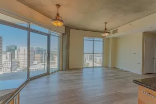 Photo #3: 260018442 Listing