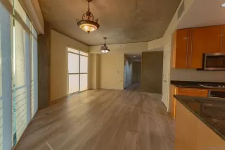 Photo #5: 260018442 Listing