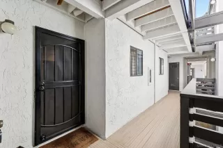 Photo #1: 260018478 Listing