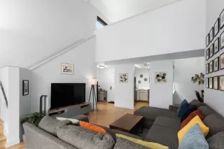 Photo #4: 260018520 Listing