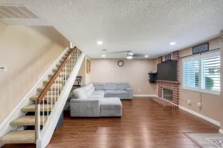 Photo #3: 260018534 Listing