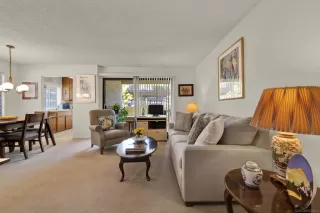 Photo #2: 260018540 Listing