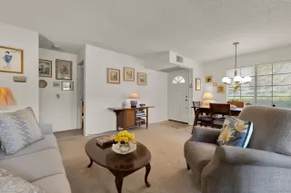Photo #3: 260018540 Listing