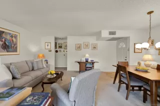 Photo #4: 260018540 Listing
