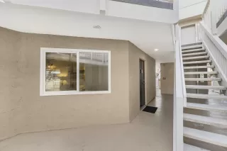 Photo #5: 260018544 Listing