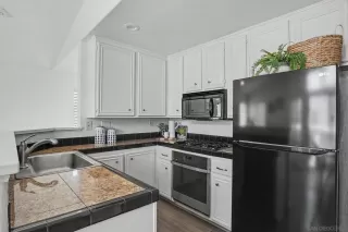Photo #5: 260018551 Listing