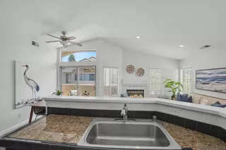 Photo #6: 260018551 Listing