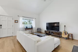 Photo #5: 260018553 Listing 
