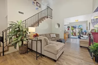 Photo #2: 260018557 Listing