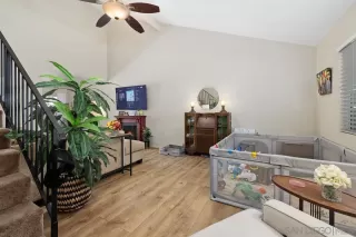 Photo #3: 260018557 Listing