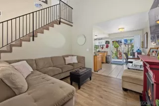 Photo #4: 260018557 Listing