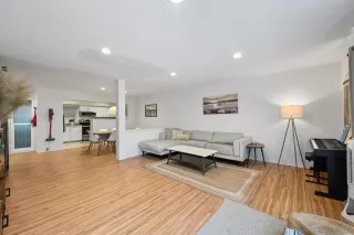 Photo #2: 260018558 Listing