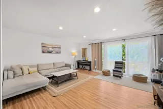 Photo #3: 260018558 Listing