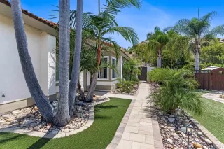 Photo #1: 260018566 Listing