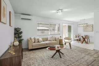 Photo #4: 260018577 Listing