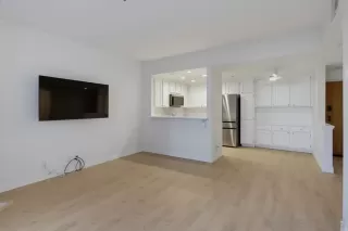 Photo #6: 260018590 Listing