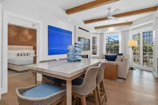 Photo #4: 260018593 Listing