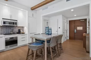Photo #6: 260018593 Listing