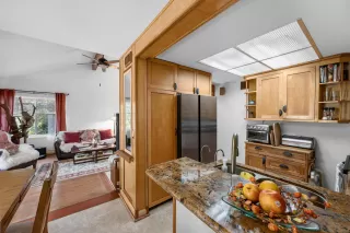 Photo #4: 260018596 Listing