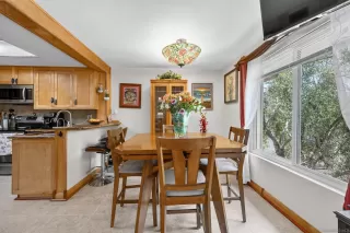 Photo #5: 260018596 Listing