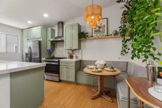Photo #2: 260018604 Listing 