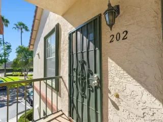 Photo #2: 260018610 Listing