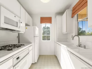 Photo #4: 260018610 Listing