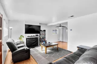 Photo #4: 260018621 Listing