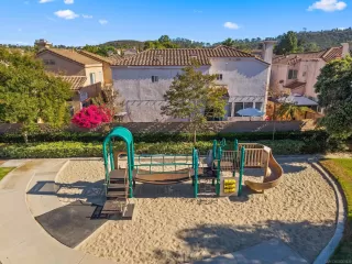 Photo #4: 260018631 Listing