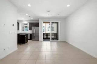 Photo #1: 260018632 Listing