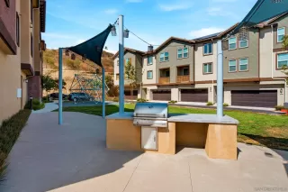 Photo #3: 260018632 Listing