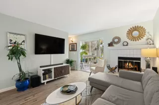 Photo #6: 260018634 Listing
