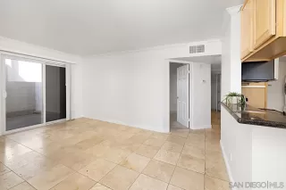 Photo #3: 260018635 Listing