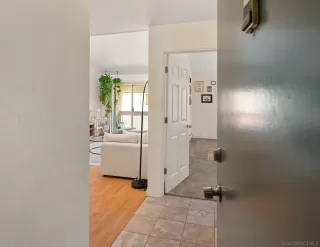 Photo #4: 260018651 Listing