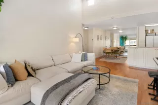 Photo #6: 260018651 Listing
