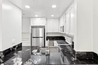 Photo #3: 260018664 Listing